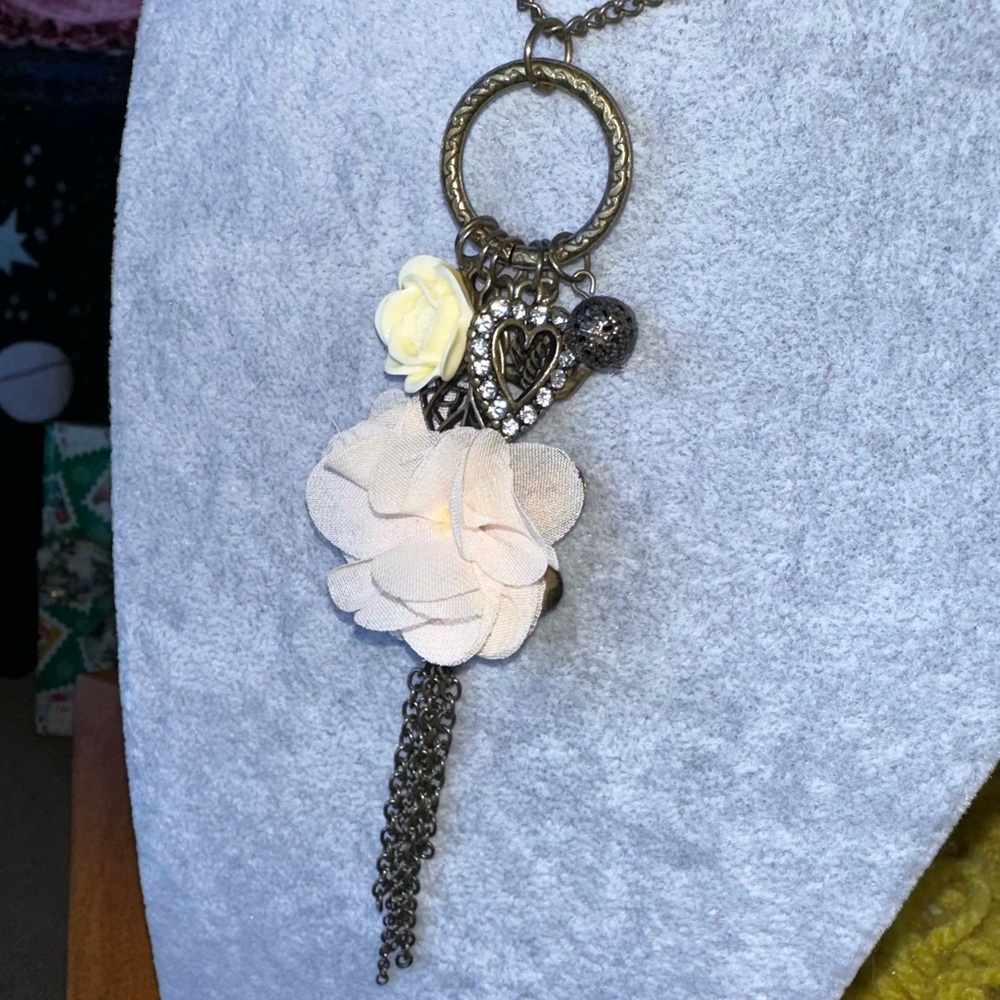Express • Y2K Long Dangle Charm Necklace Key Flower Leaf Chain